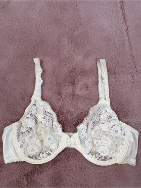 Valentino Vintage Lace Underwire Bra 32D
